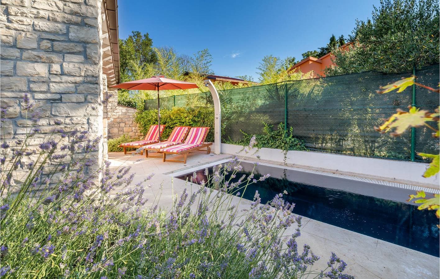 Foto 12 von 30: Gemütliche 2-Zimmer-Wohnung mit Pool, WLAN und Terrasse in der Nähe von Stinjan