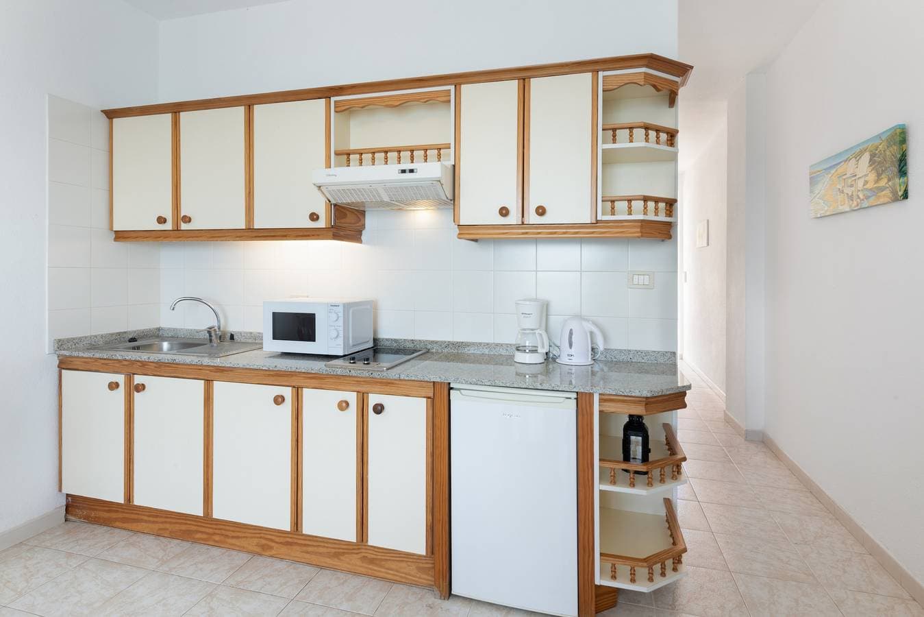 Foto 5 von 28: Apartment 'La Bayana - 4' mit Meerblick, Gemeinschaftspool und WLAN