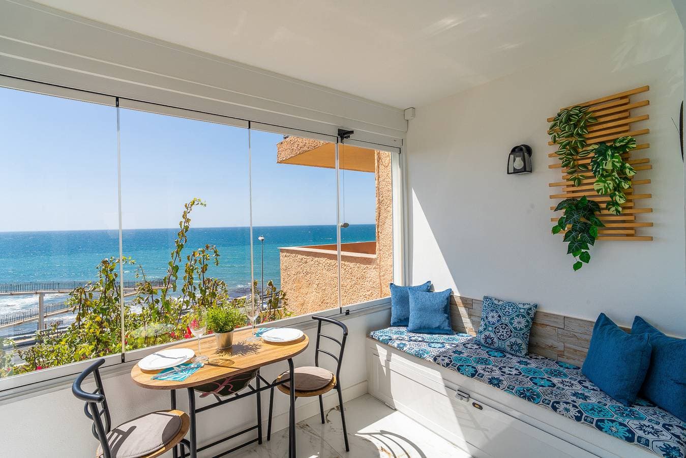 Cubo's El Faro Beach Apartment with Pool 1