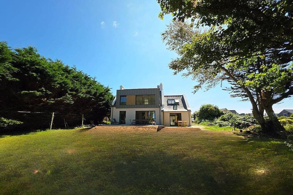 Foto 7 von 30: Renovated house 300 m from the beach and the