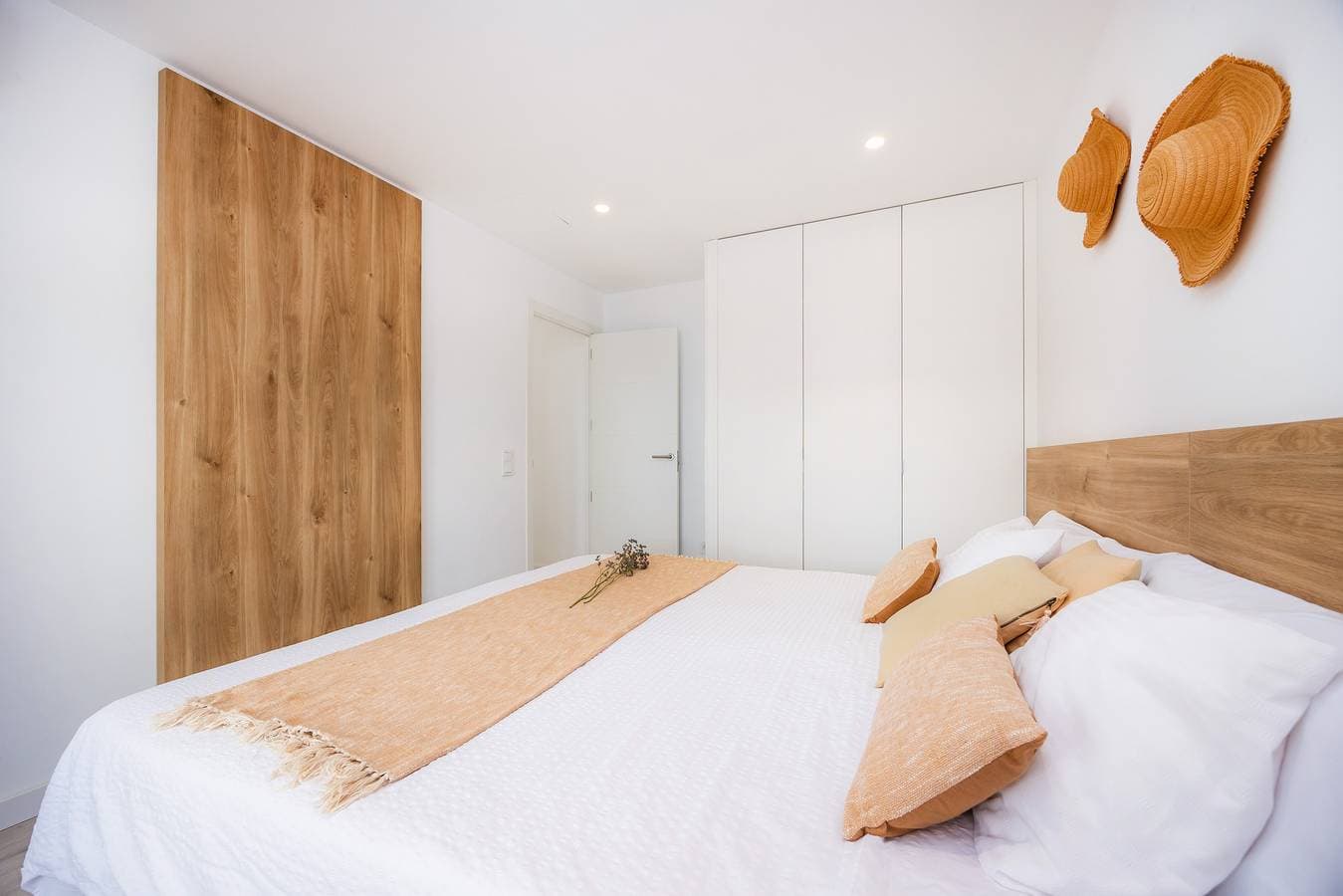 Foto 12 von 28: Ferienwohnung 'White Suites' mit Gemeinschaftspool, WLAN und Klimaanlage