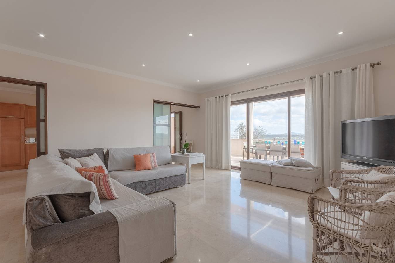 Foto 4 von 27: Villa für 8 Personen mit Balkon