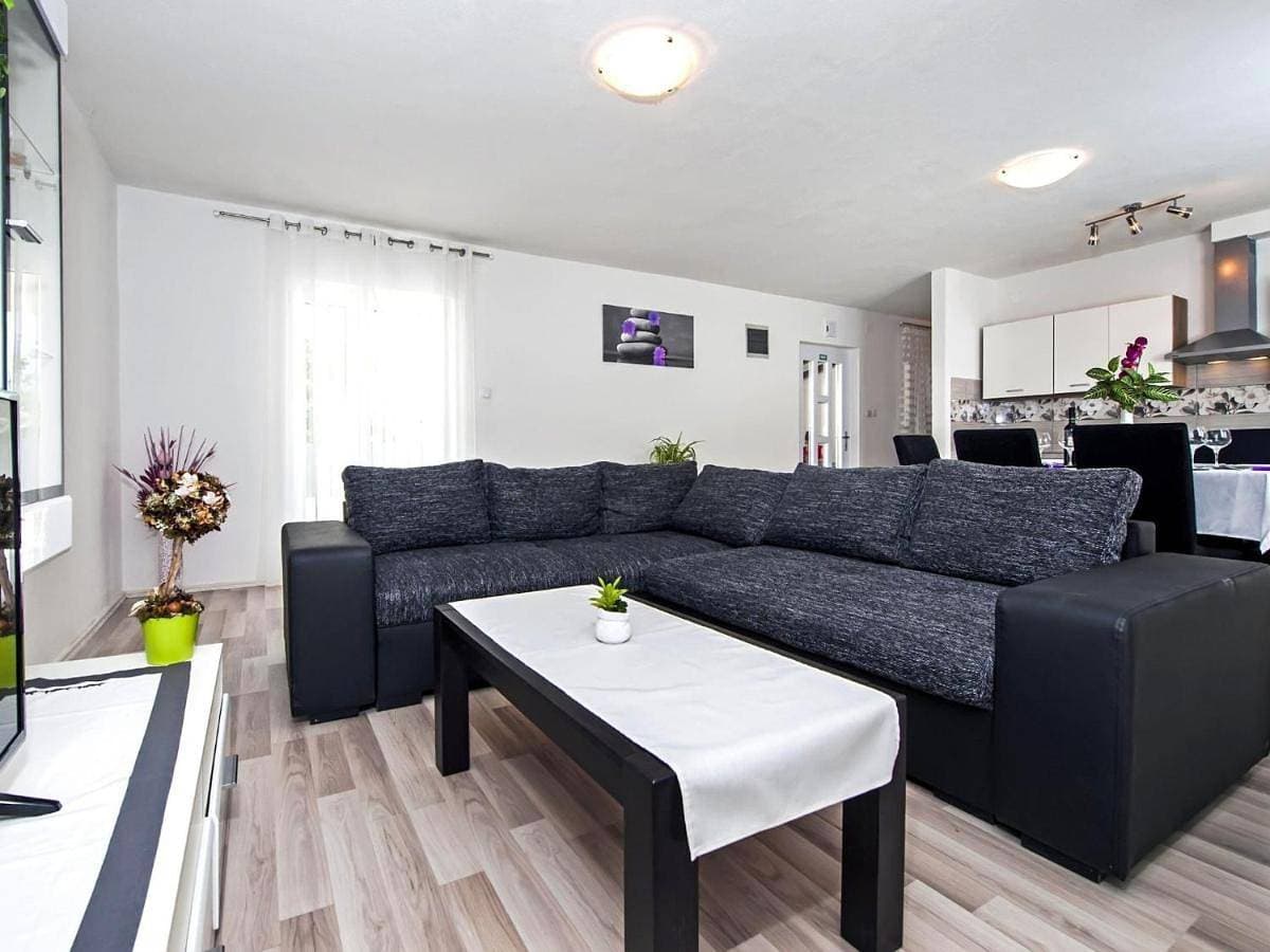 Foto 4 von 49: Three-Bedroom Holiday Home