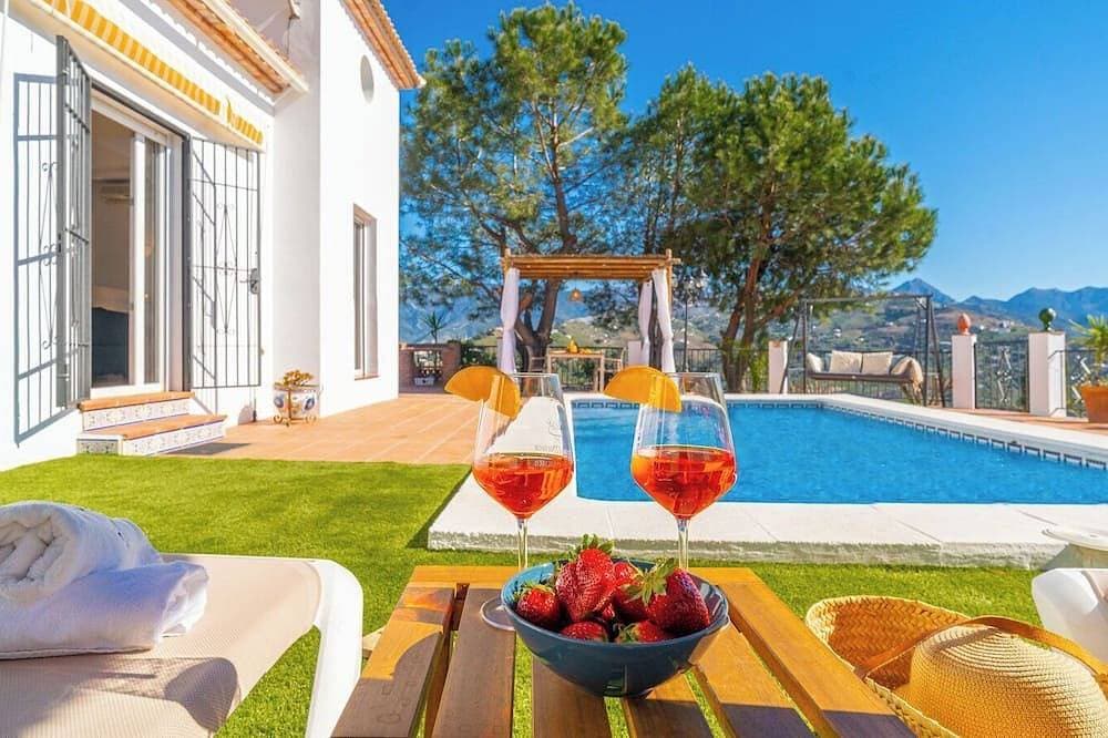Villa María Sayalonga 1