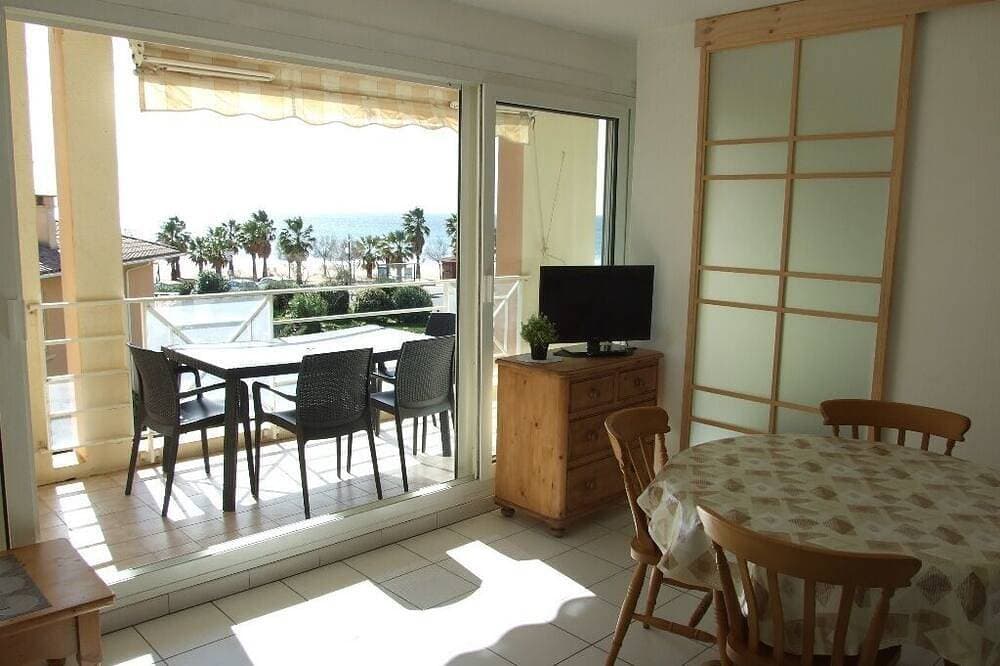 Apartment mit Meerblick, Pool und Privatparkplatz 1
