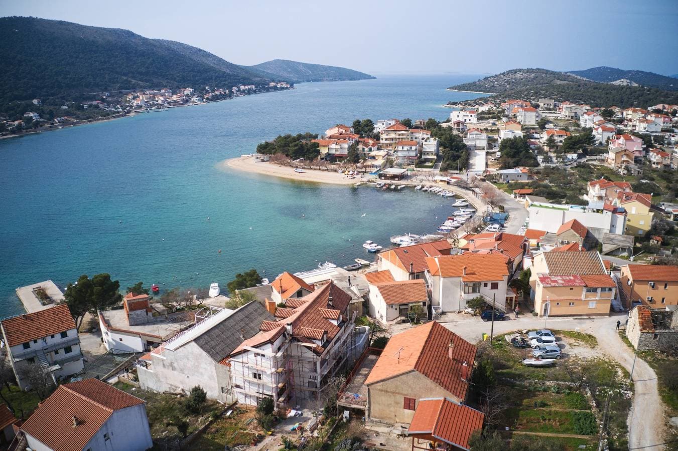 Foto 8 von 50: 4-Zimmer-Ferienwohnung mit Terrasse und Meerblick Grebastica, Sibenik A-482-a