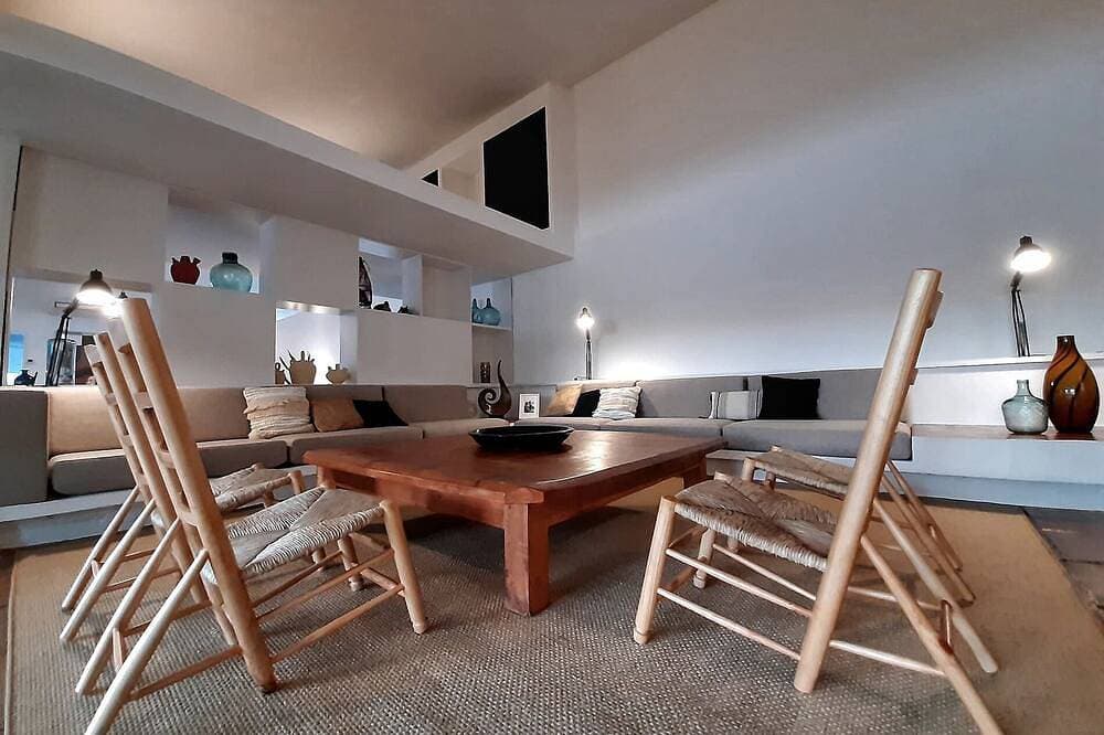An architectural gem in Las Tablas de Daimiel 1