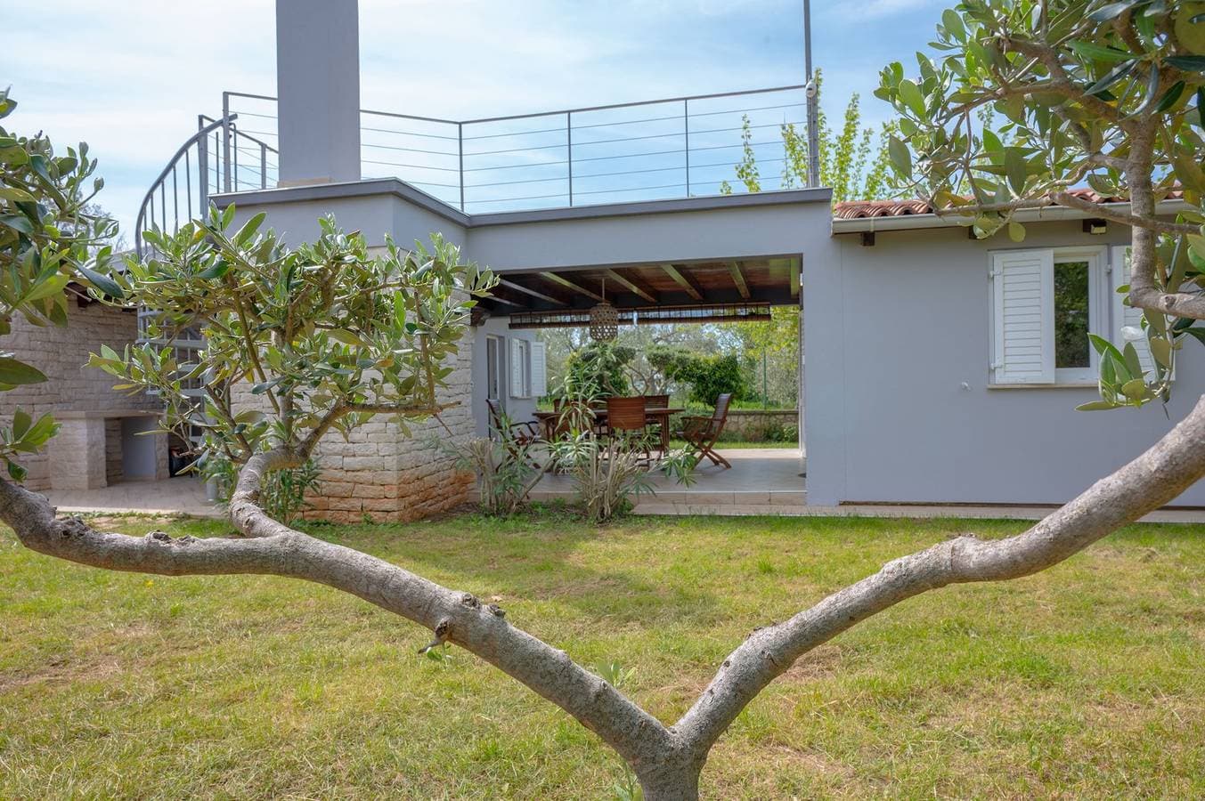 Foto 7 von 30: Peroj Terrace House by the sea