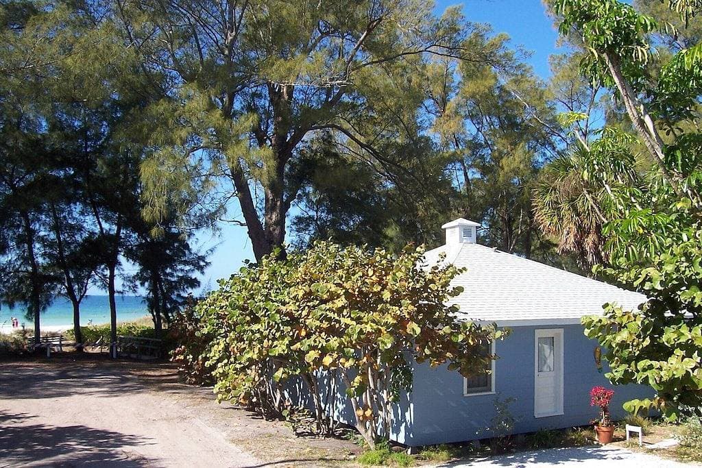 Foto 10 von 24: Anna Maria Historisches Cottage am Strand (Maisonette)