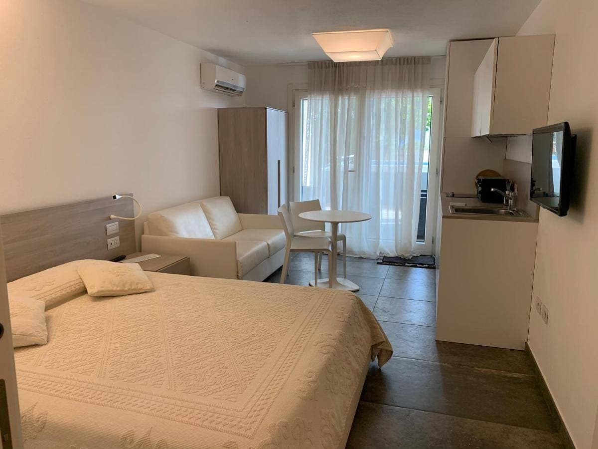 AppartArbus white suite 1