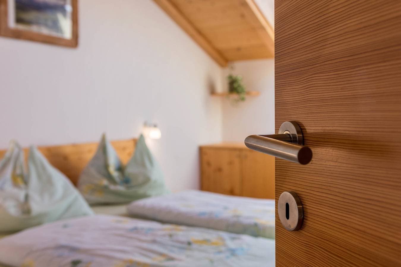 Foto 11 von 30: Ferienwohnung 'Mongaduierhof Apt Schlern' mit Bergblick, Gemeinschaftsgarten und WLAN