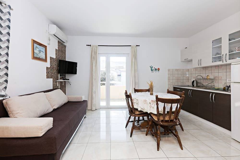 1-Zimmer-Ferienwohnung mit Balkon Grebastica, Sibenik 1