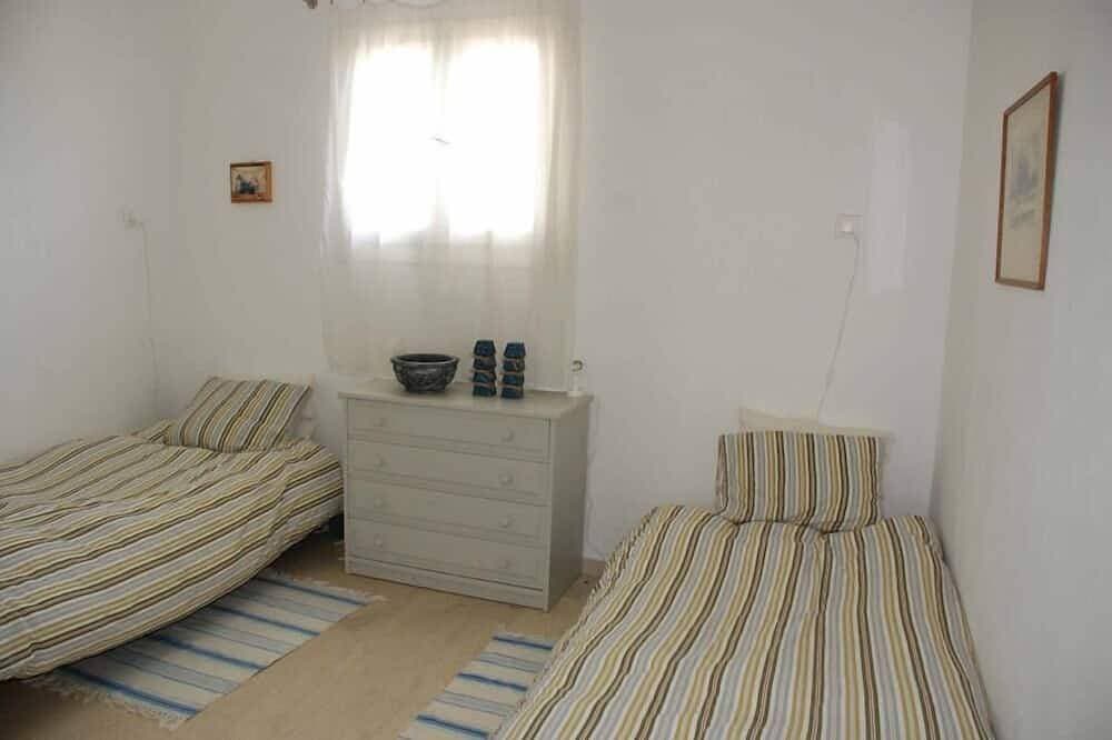 Foto 3 von 21: Eretria: Einstöckiges Haus in einem Olivenhain, 250 vom Strand entfernt