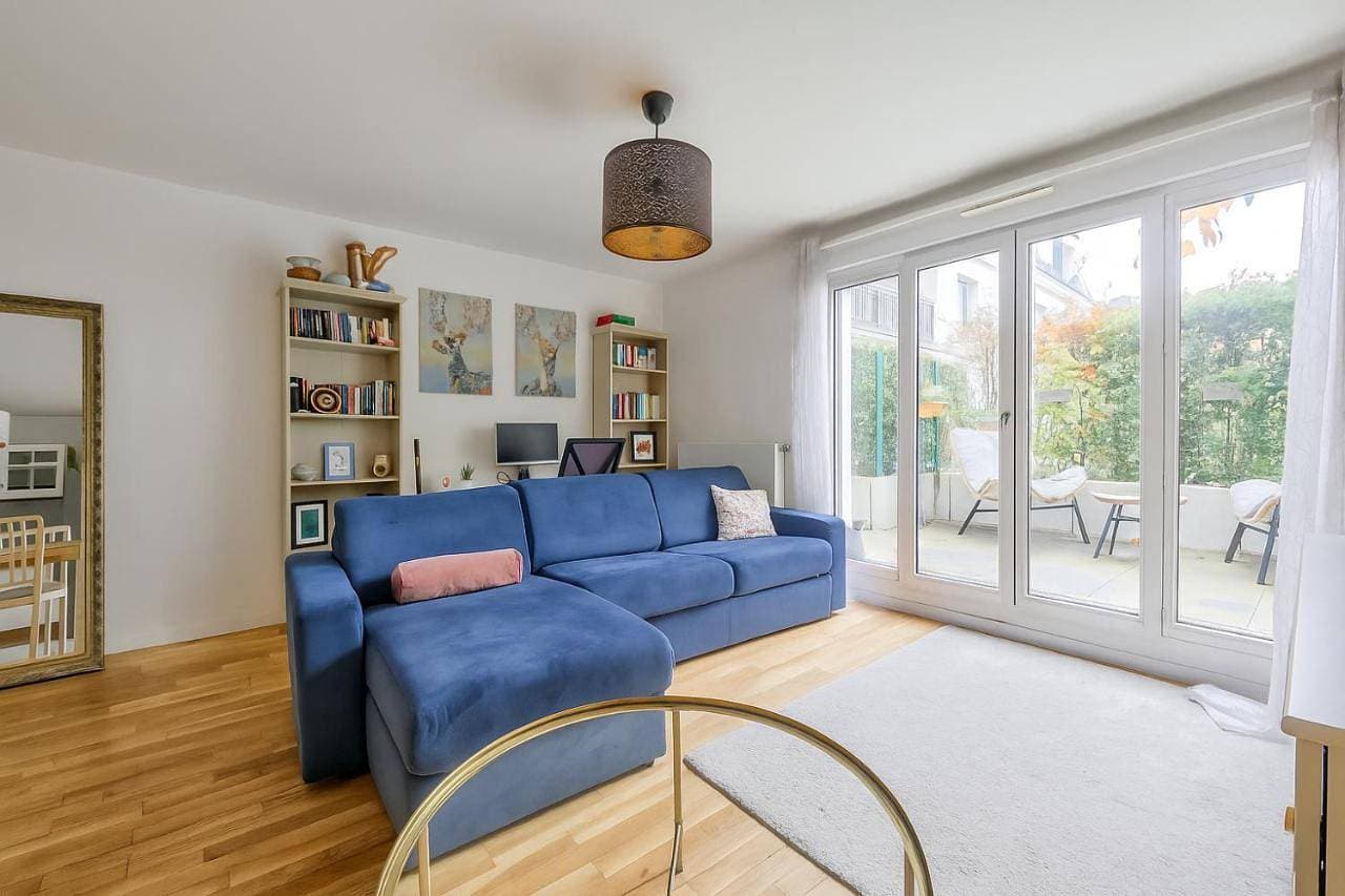 Nice 1BR flat with lovely terrace and parking 1