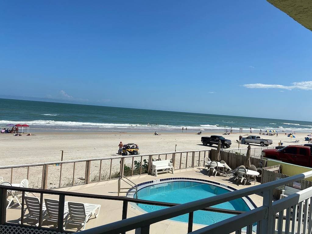 Foto 2 von 45: Ormond Beach Oceanfront Get-Away Effizienz Studio