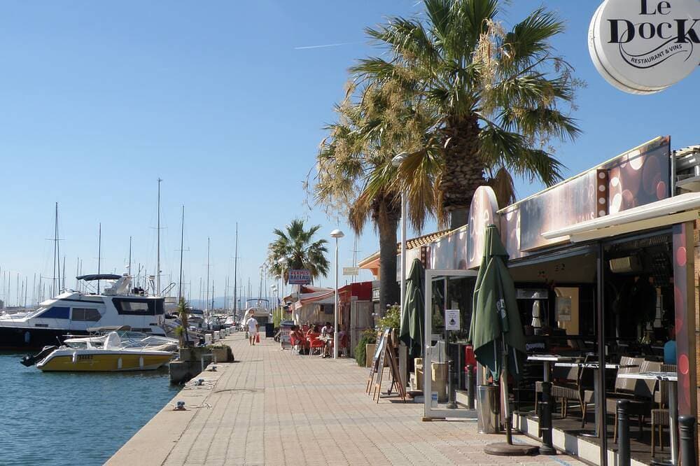 Foto 9 von 20: Appart T2 St Raphael Seaside Park Garage Pool Terrasse Sea
