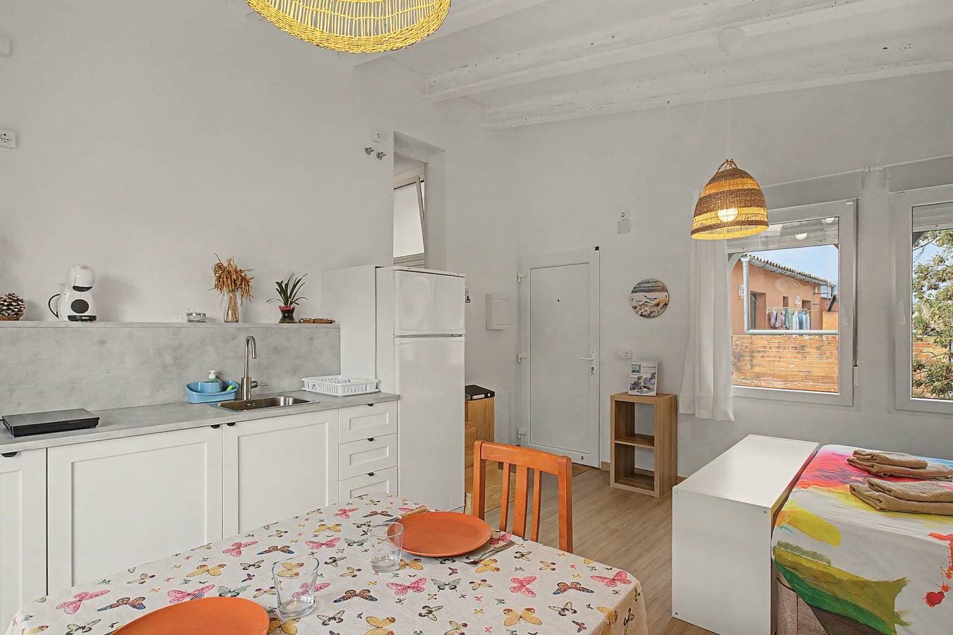 Foto 7 von 22: Apartment 'Loft Antic Plankton - Masos De Pals' mit Bergblick, WLAN und Klimaanlage