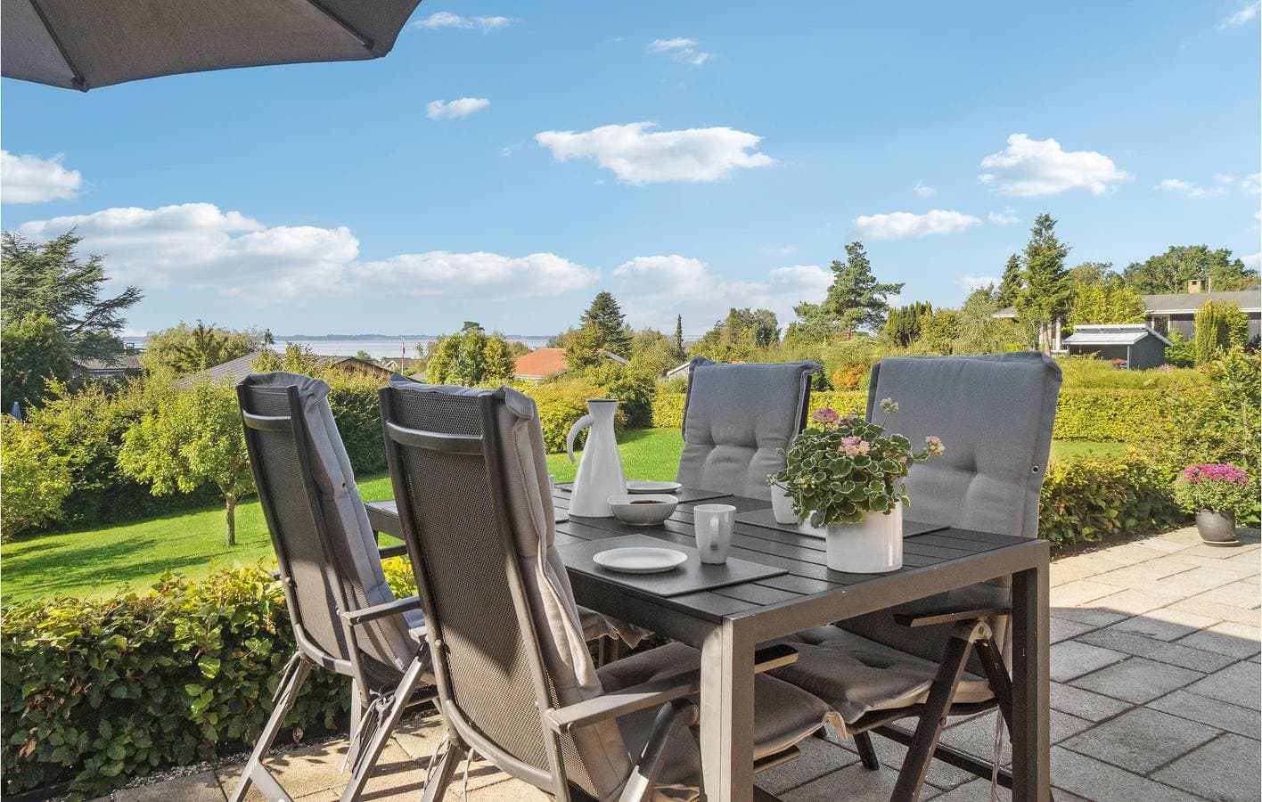 Foto 3 von 17: Ferienhaus für 4 Personen mit Terrasse
