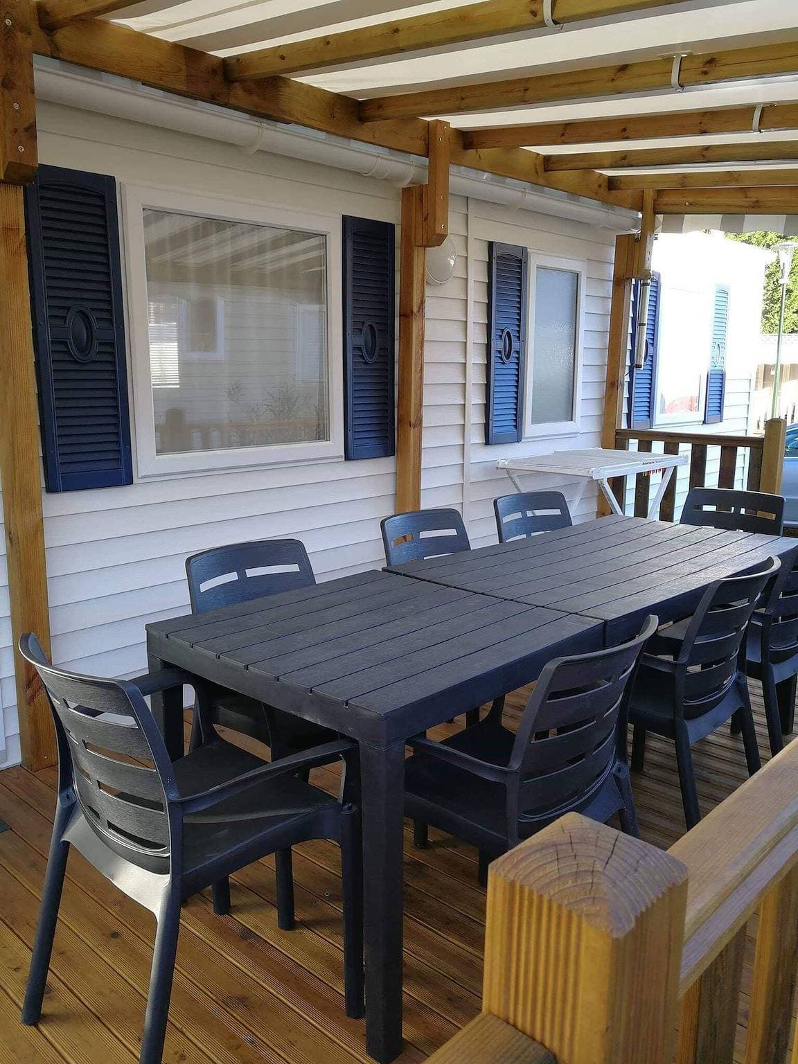 Foto 2 von 35: Mobilheim 'Du Soleil - Contis' mit Gemeinschaftspool, Terrasse und Fun Pass inbegriffen