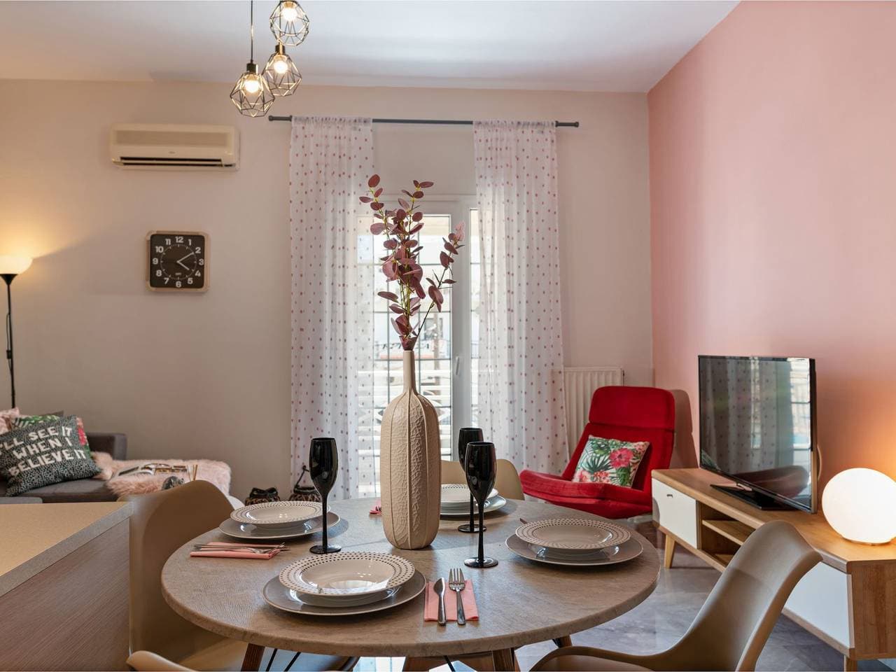 Foto 2 von 35: Tres Jolie Stylish Cityheart Wohnung