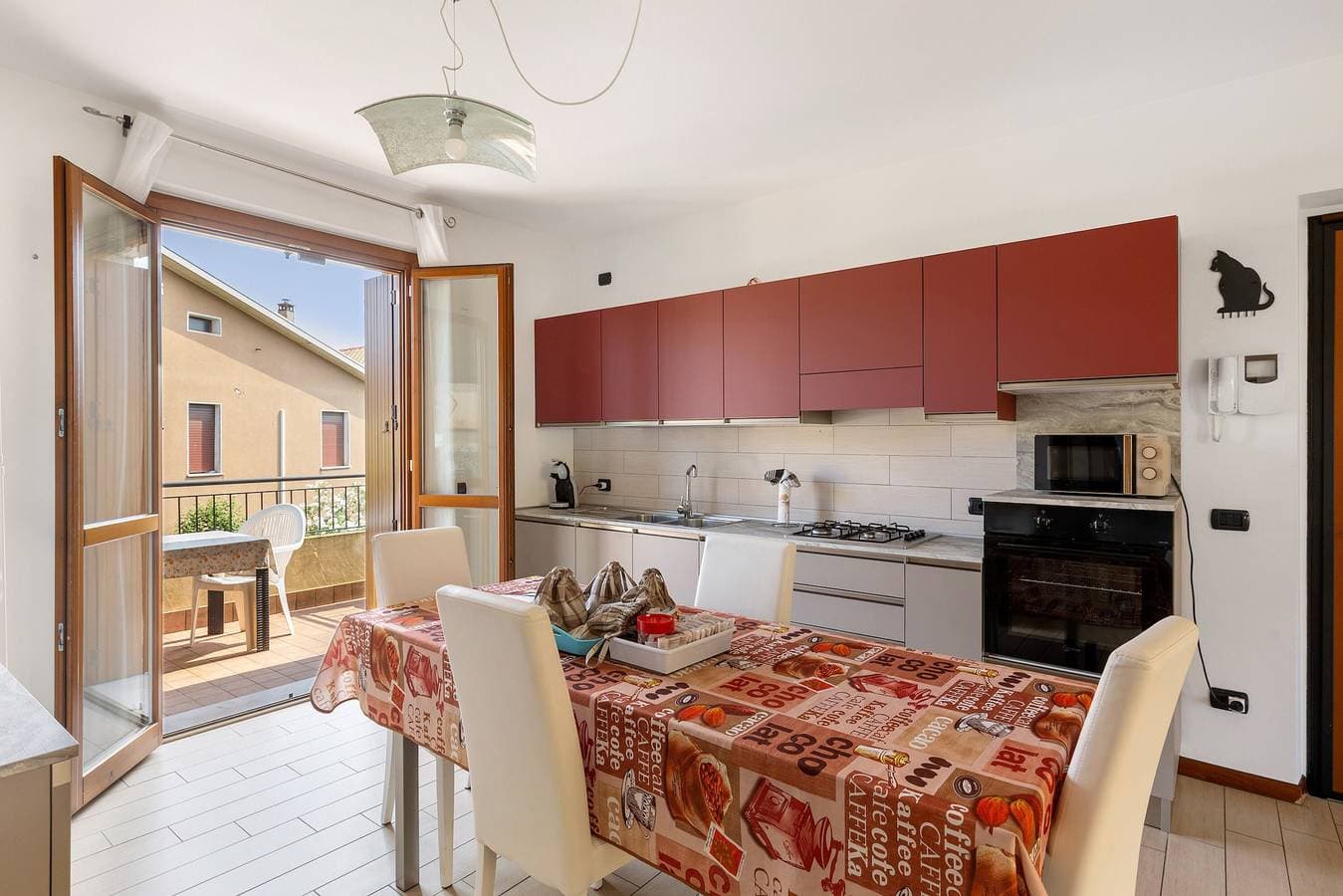 Foto 6 von 24: Ferienwohnung 'Casa Vacanze Da Ricky' mit Gemeinschaftspool, WLAN & Klimaanlage