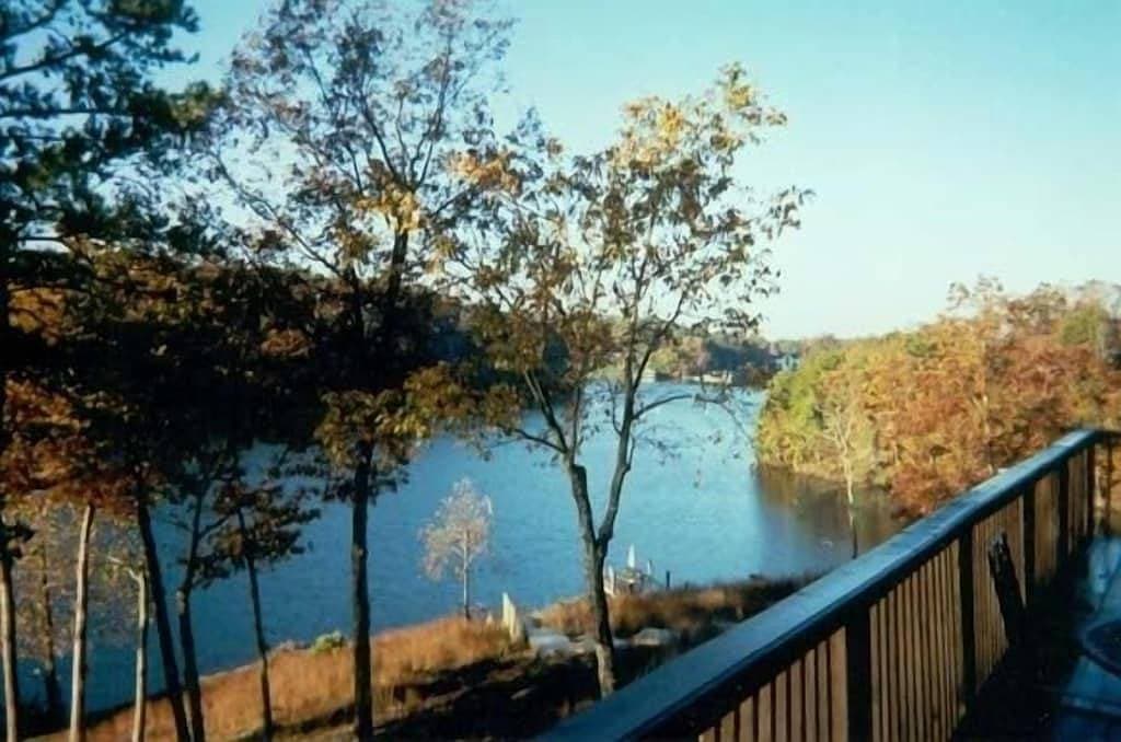 Foto 5 von 34: Affordable Watefront Cottage in der Nähe Basis Smith Mountain, tolle Aussicht