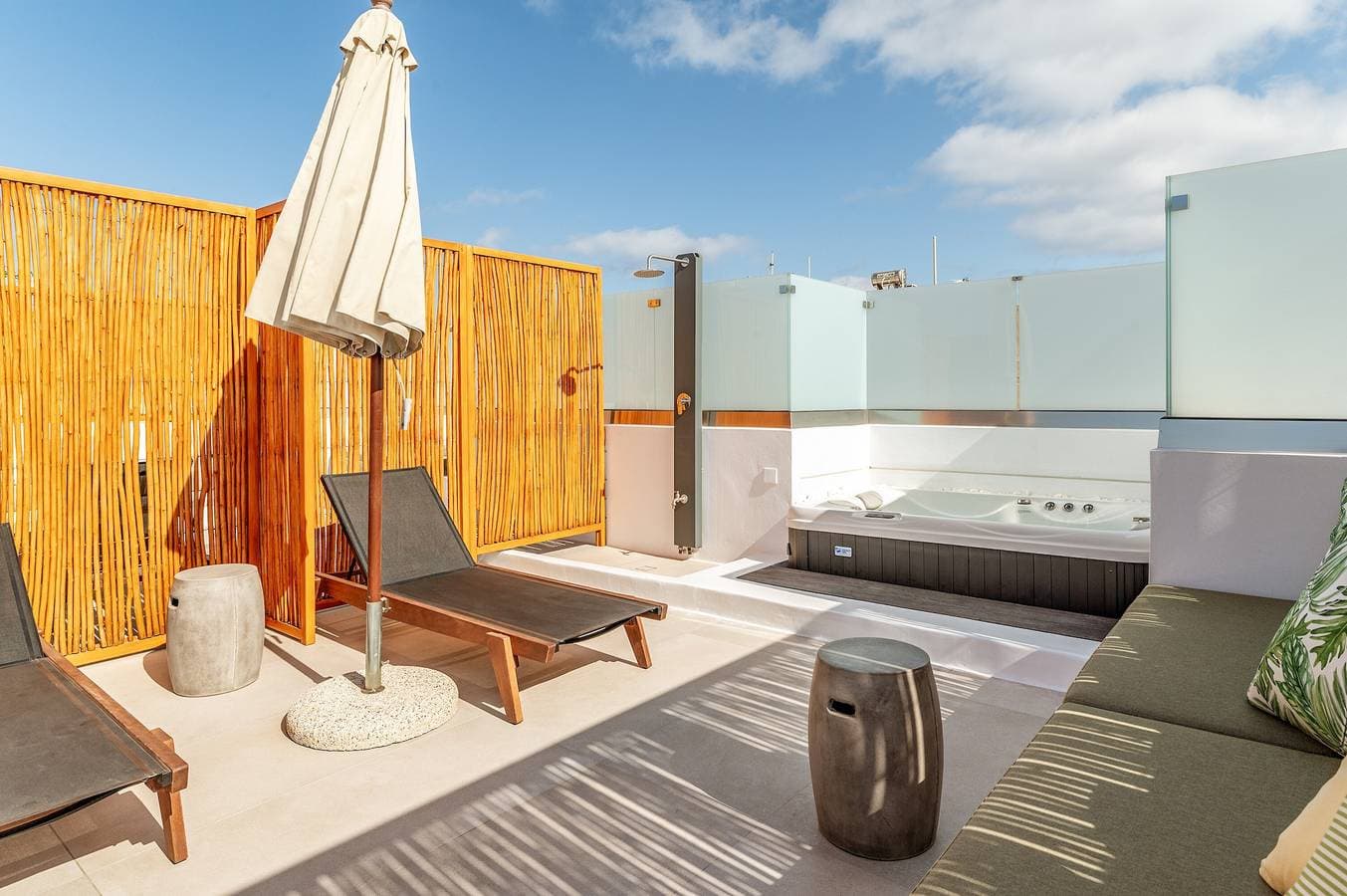 Makava Suite with Outdoor Hot Tub 1