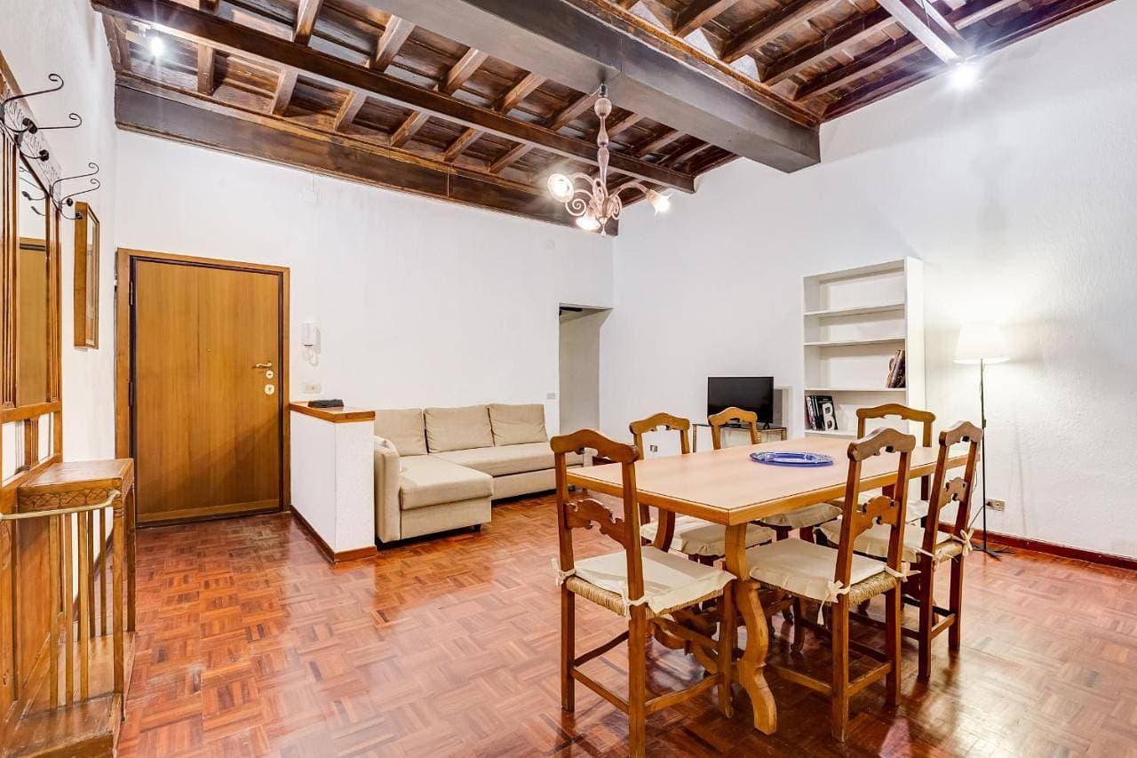 Spanish Steps Spacious Apartment 1