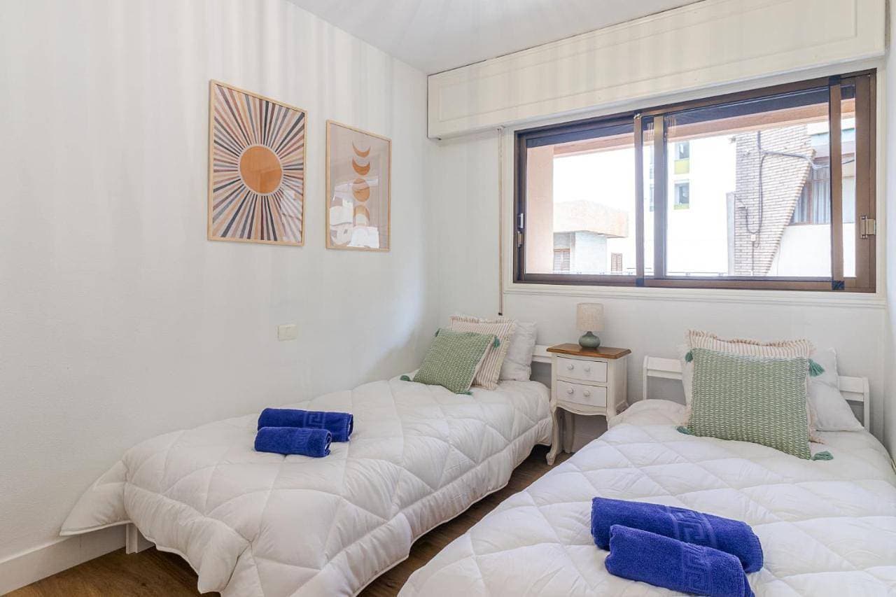 Foto 6 von 21: Two-Bedroom Apartment with Balcony