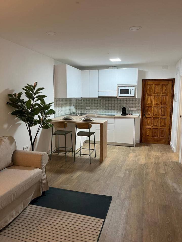 Foto 7 von 46: One-Bedroom Apartment with Sea View and Balcony