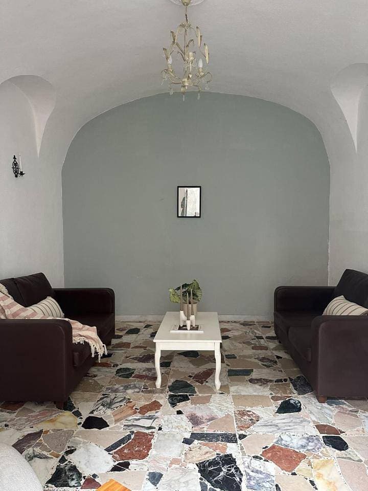 Foto 6 von 33: Three-Bedroom Apartment