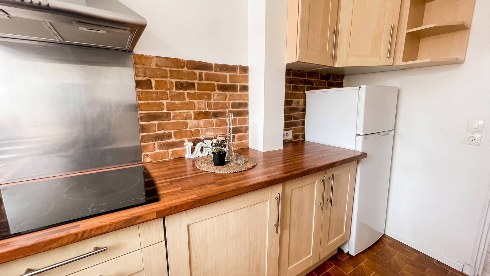 Foto 4 von 33: Geräumige Wohnung in Caen 65 m² mit Balkon mit Stadtblick