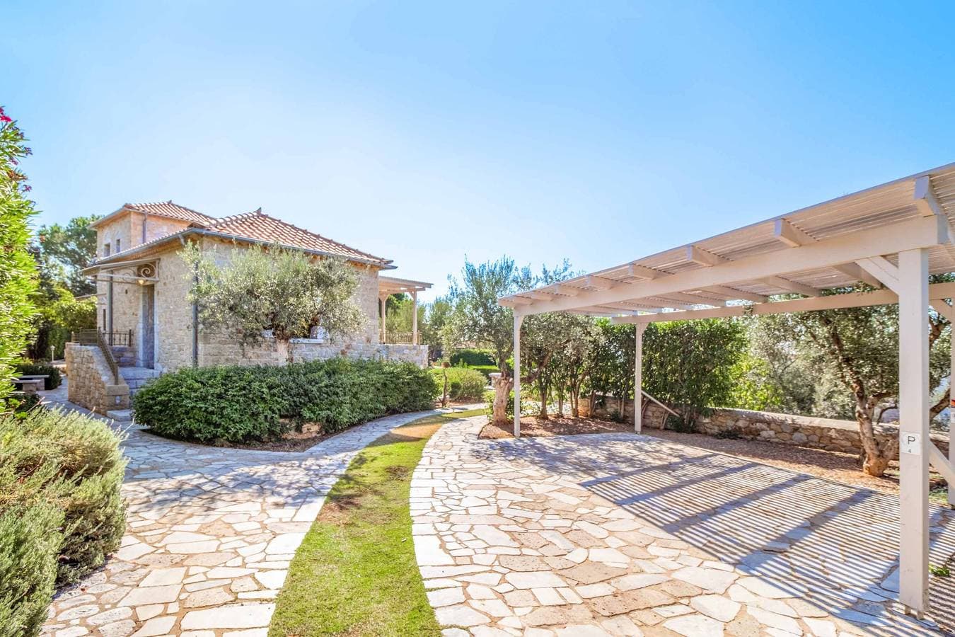 Foto 9 von 42: Villa für 6 Personen mit Terrasse