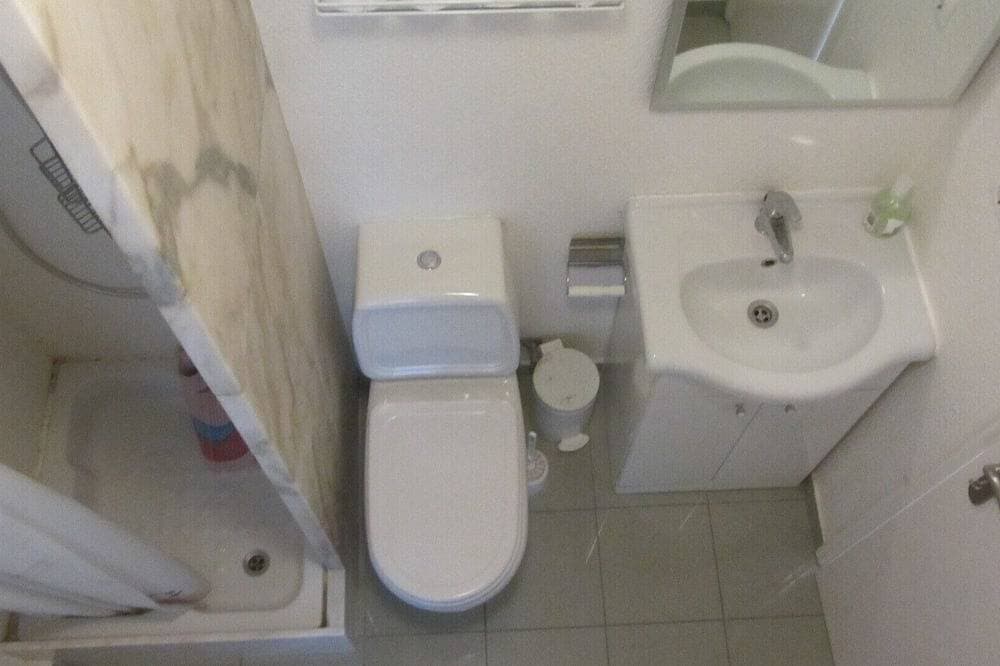 Foto 7 von 23: Giraffe - 50 m vom Strand. 2 Schlafzimmer, 2 Wc, Klimaanlage, WLAN, Meerblick, Park