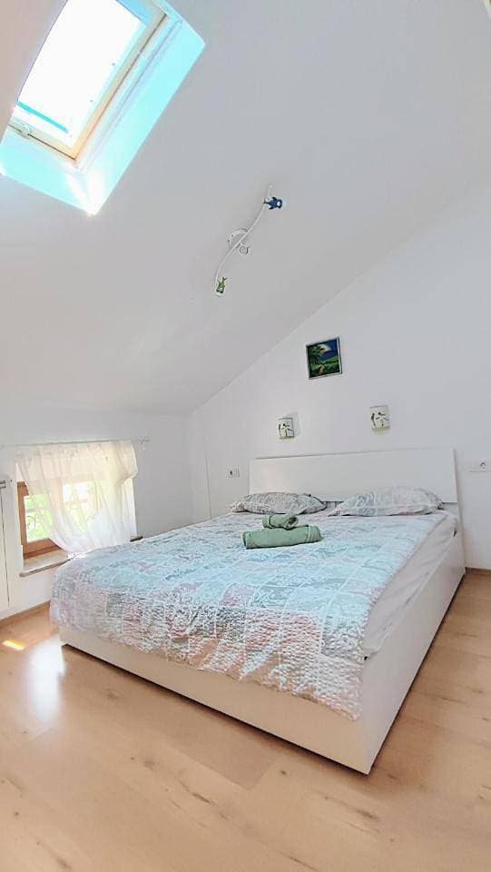 Foto 8 von 41: Two-Bedroom Apartment