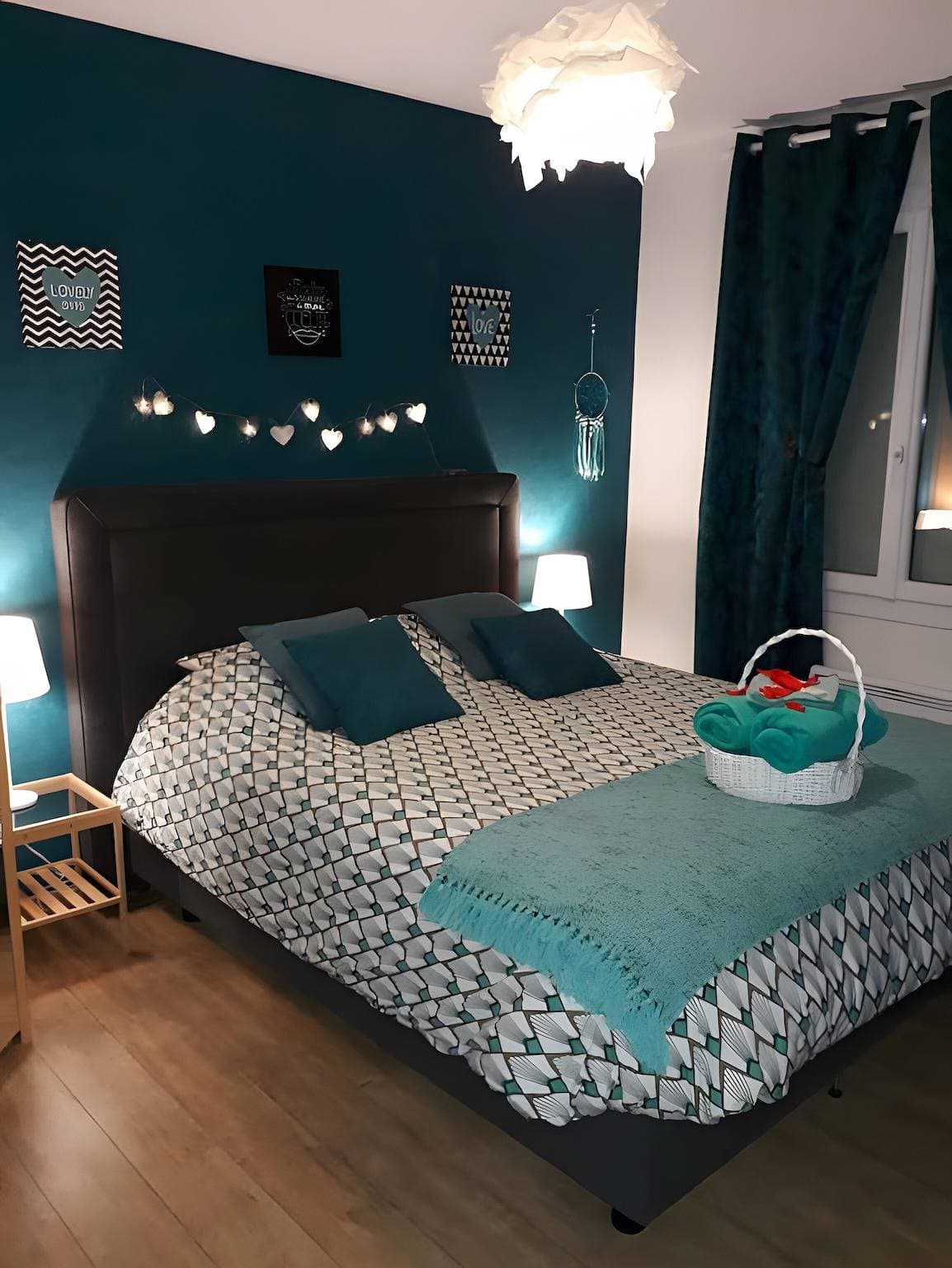 Foto 8 von 30: Gästezimmer „Balnéo Spa Cœur À Cœur“ mit privatem Pool, WLAN und Klimaanlage
