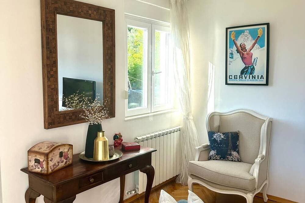 Foto 5 von 15: Cozy 1-bedroom apartment in charming Njivice with WiFi, AC