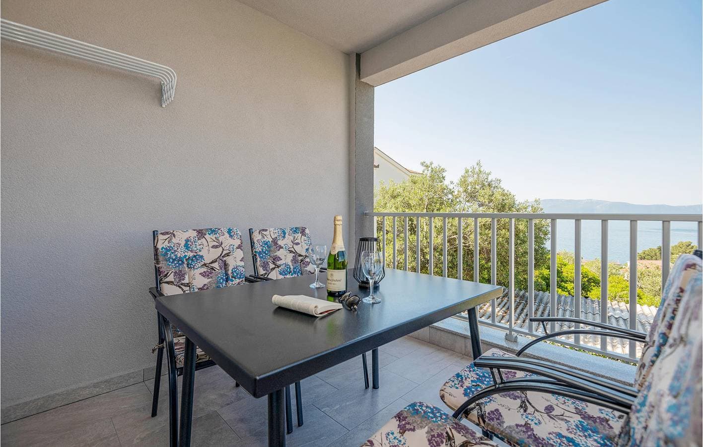 Foto 3 von 34: Gemütliches Apartment mit Meerblick, Terrasse, WLAN und Parkplatz in Podaca