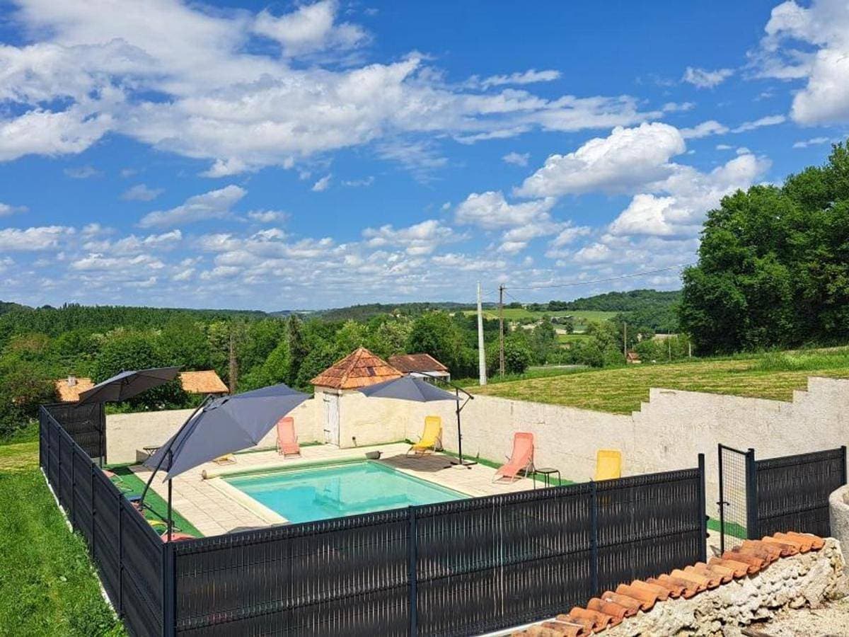 Gîte rénové avec piscine partagée à Saint-Méard-de-Drône - FR-1-616-468 1