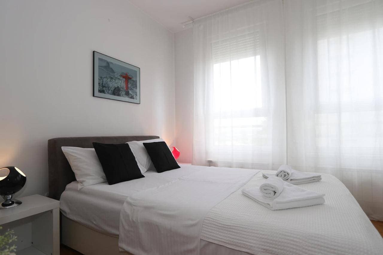Foto 8 von 23: Studio Apartment with Balcony