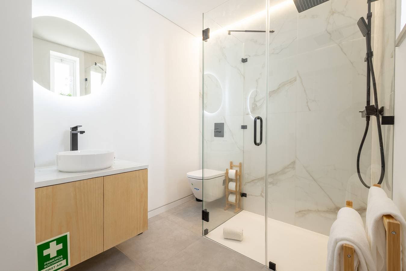 Foto 5 von 19: Lodo Suites Se - Mezanino room  by Hd