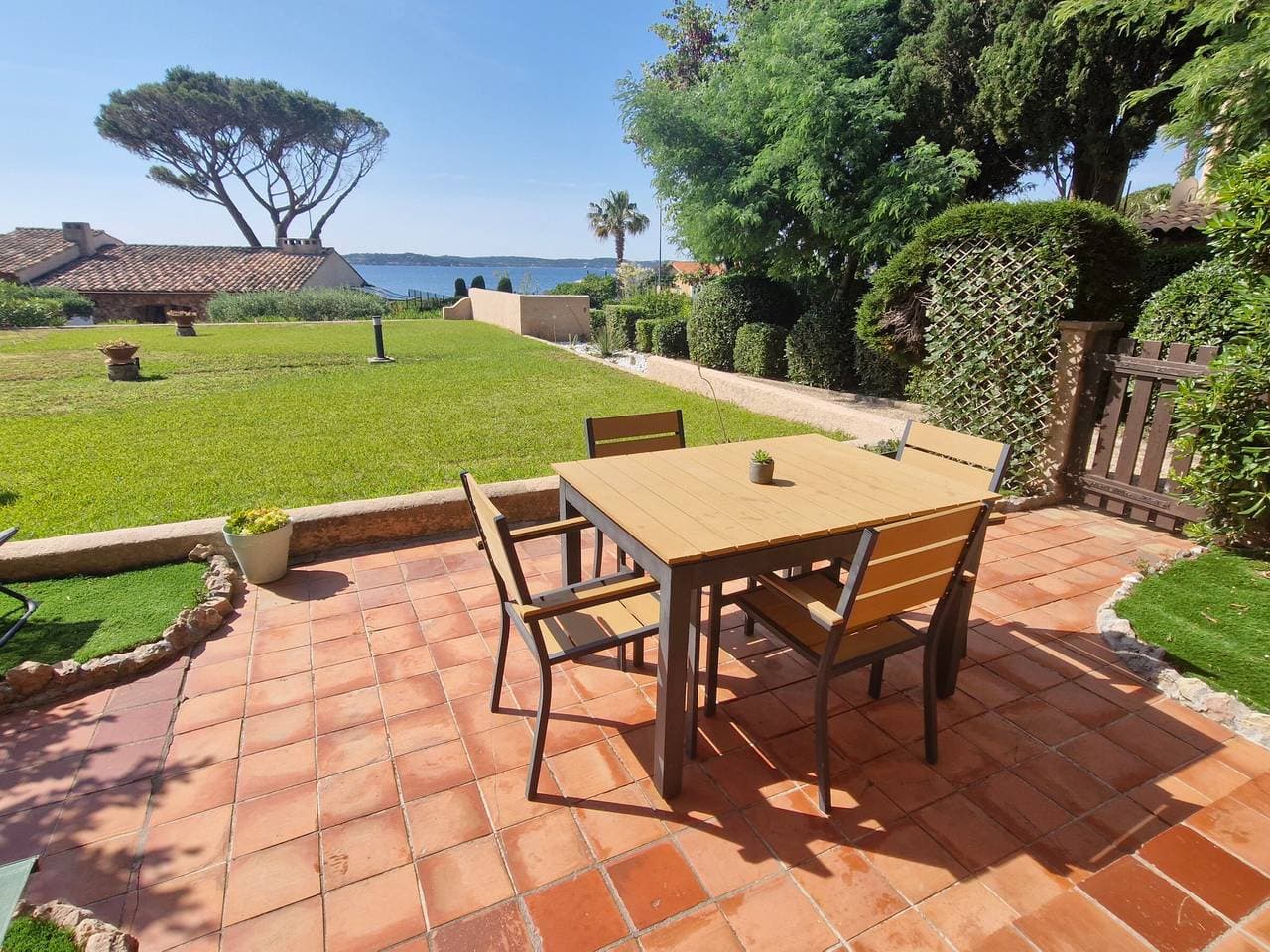 Foto 4 von 30: Klimatisiertes Studio mit Pool in Sainte-Maxime