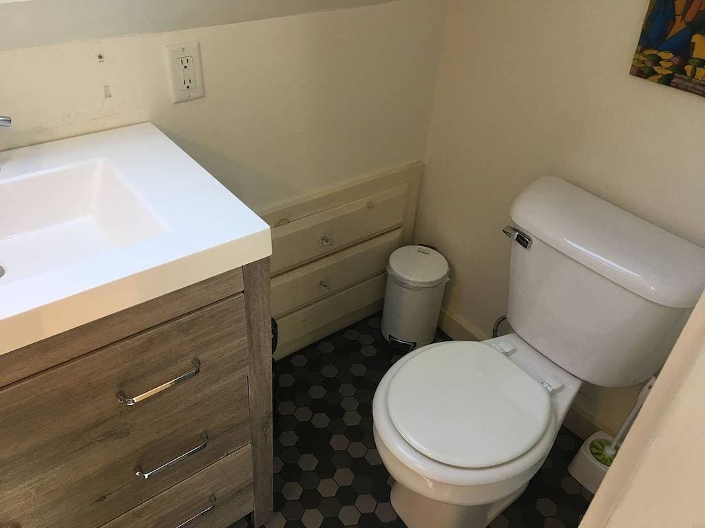 Foto 5 von 22: Jacobs Ave Cottage - in der Stadt (Ev Ladegerät Hook-Up)