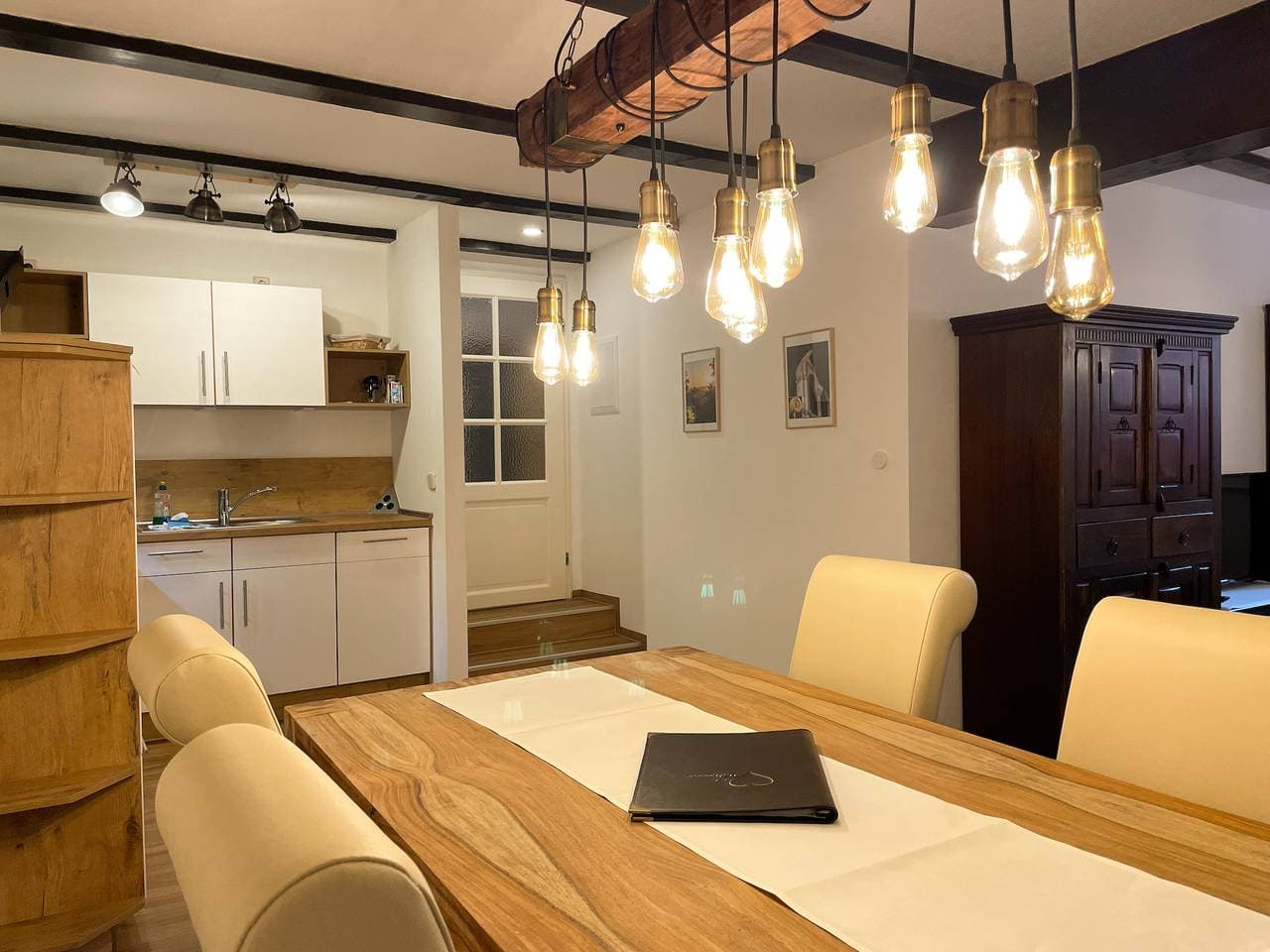 Foto 2 von 12: Apartment mit zwei Schlafzimmern und Wohnküche