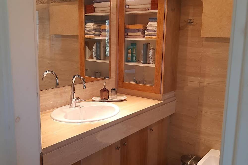 Foto 7 von 27: Luxury Maisonette 250m from the beach.