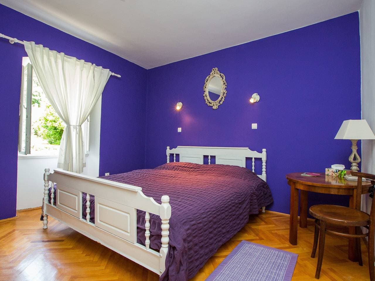Guest House Gugily- Double Room with Shared Bathroom 1