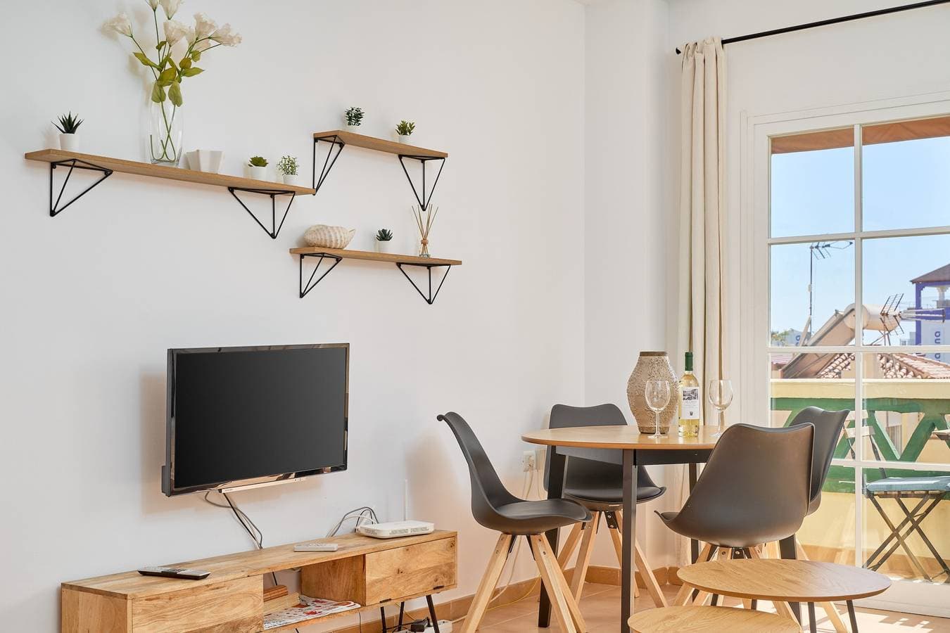 Foto 4 von 23: Ferienwohnung 'Mani' mit Bergblick, Wi-Fi und Klimaanlage