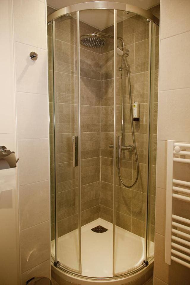 Foto 9 von 14: Standard Double Room with City View