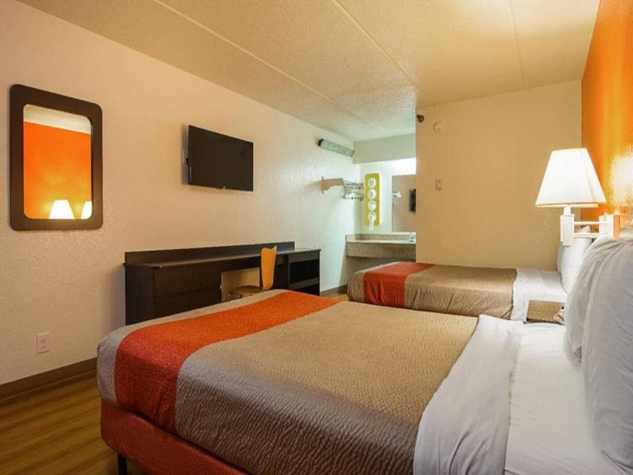 Foto 11 von 30: 2 Doppelbetten | Nichtraucherzimmer