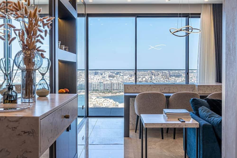 Skyline Mercury Tower Apartment with Pool Access 1